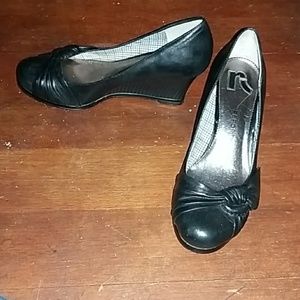 Black report wedge heeled shoes